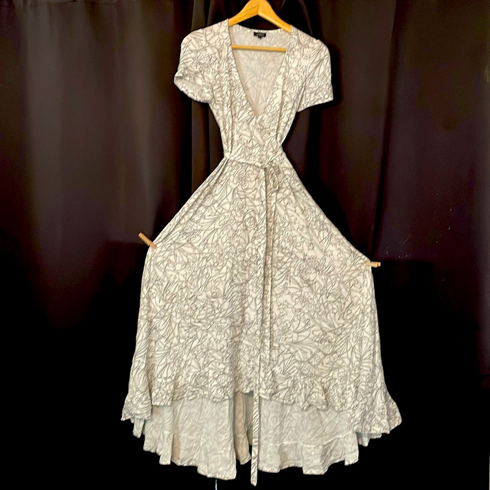 Lira Daniella Dress White Printed Ruffled Short Sleeved Tie Waist Midi Size S